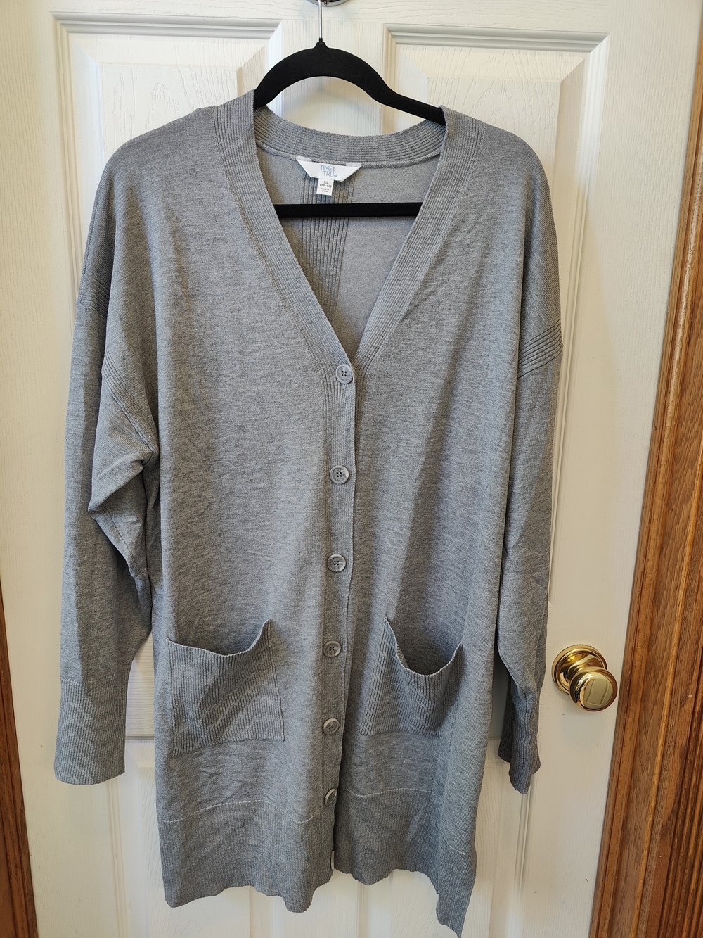 Time and Tru Light Gray V-Neck Button Front Cardigan